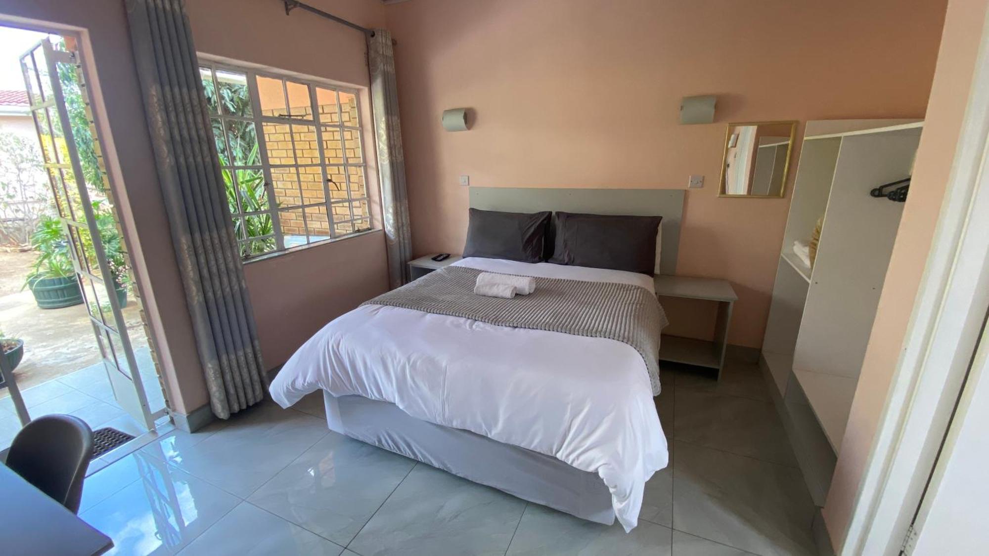 Lynns Guest House Bulawayo Extérieur photo